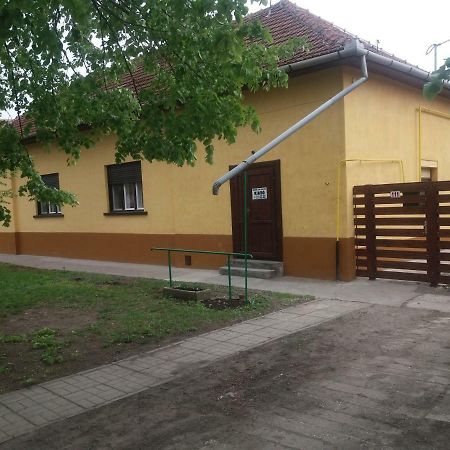 Harsfak Villa Mezokovacshaza Luaran gambar