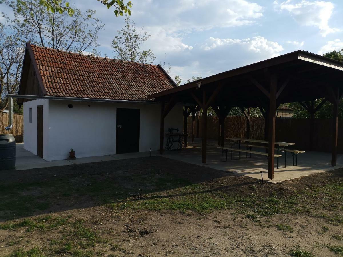 Harsfak Villa Mezokovacshaza Luaran gambar